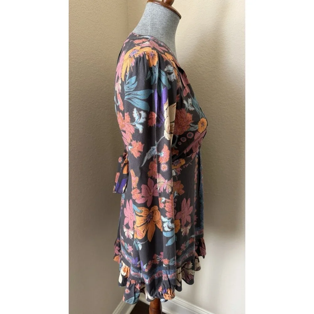 Free People Size 6 Dark Gray Floral Print Violet Hill Tie-Back Ruffle Hem Top